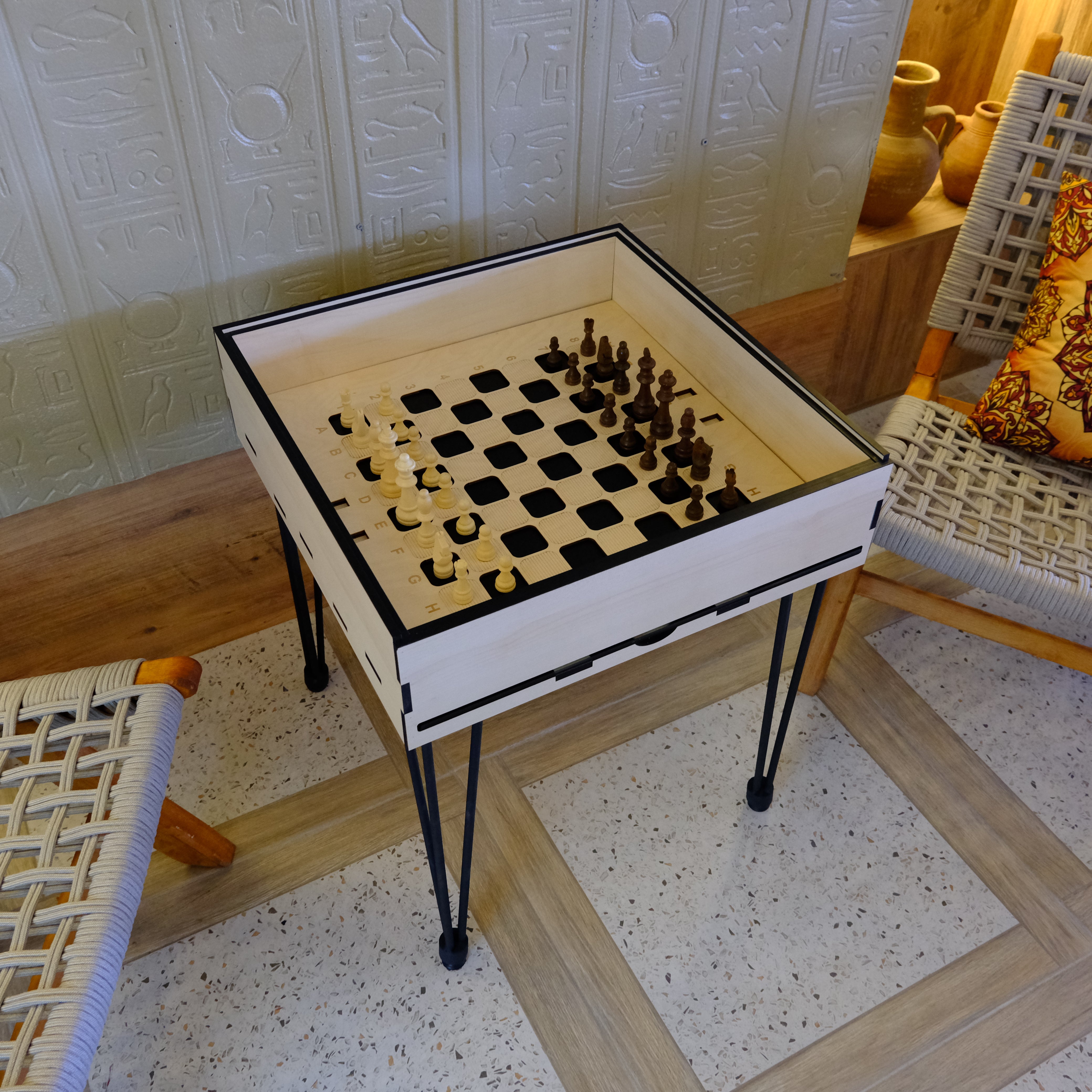 Table de jeu d'échecs avec plateau en verre amovible
