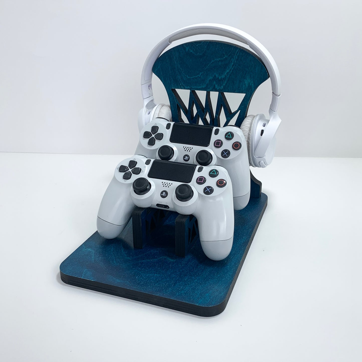 Personalized Wooden Controller Stand and Headset Stand for PS5, Xbox Gamers – Perfect Gift for Gamers