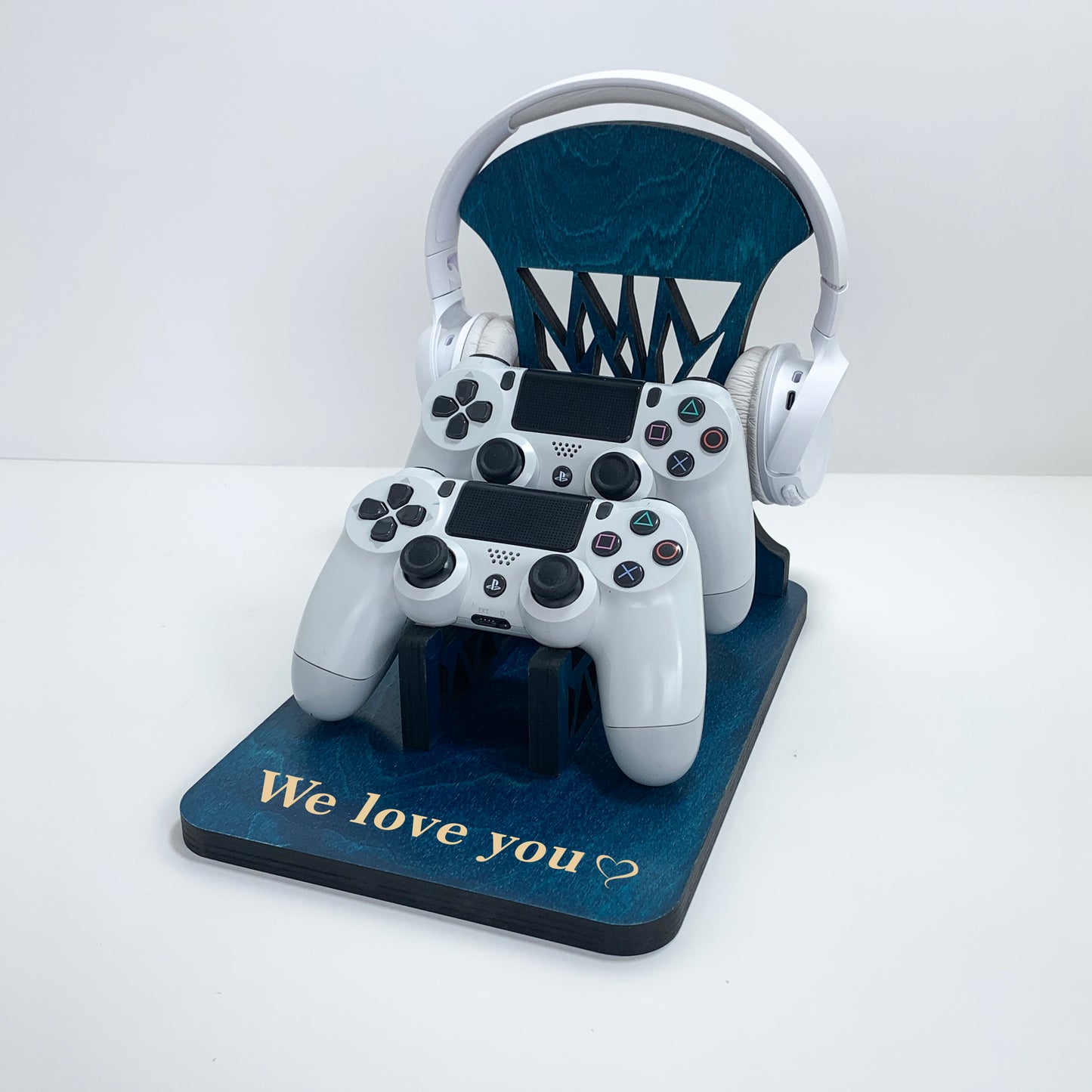 Personalized Wooden Controller Stand and Headset Stand for PS5, Xbox Gamers – Perfect Gift for Gamers