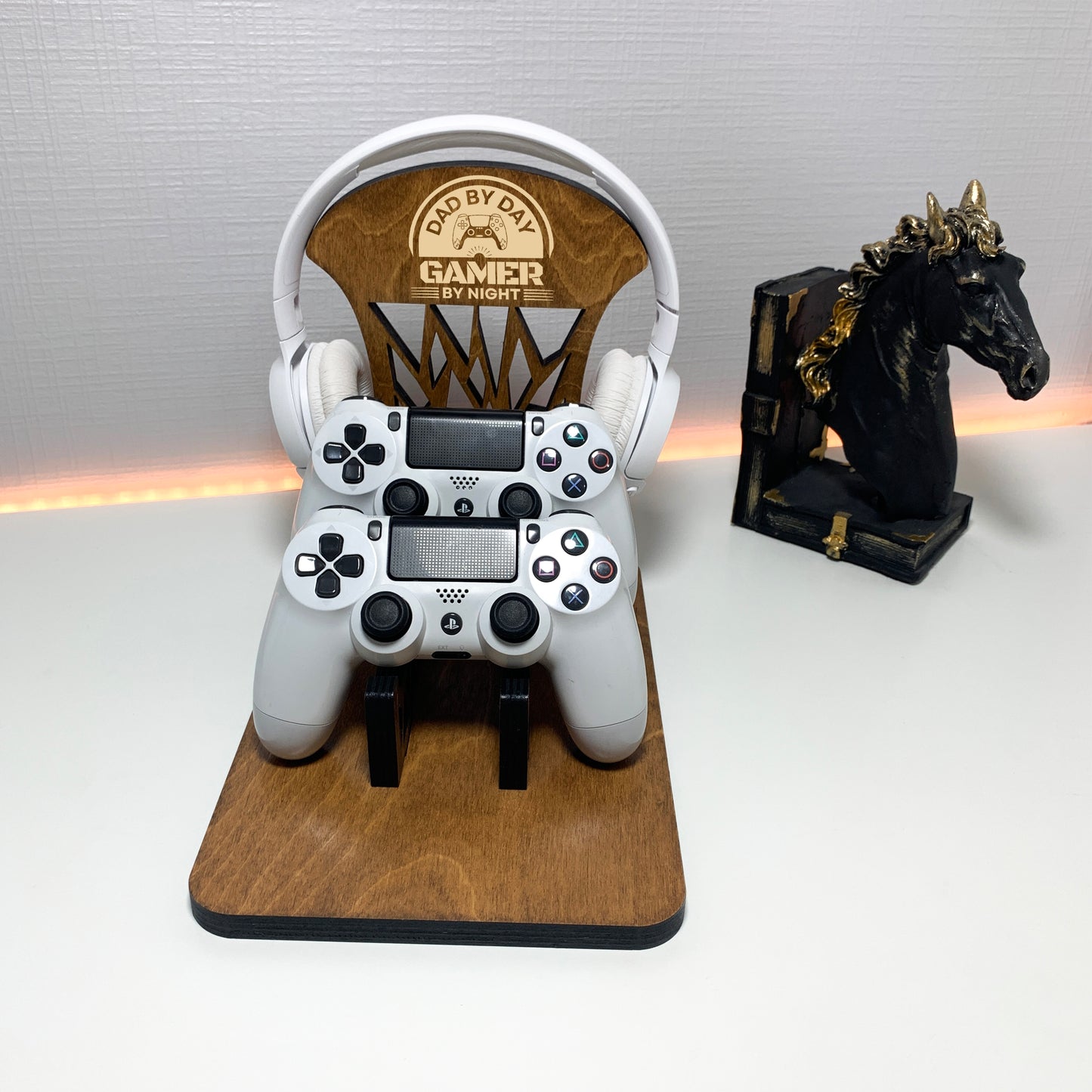 Personalized Wooden Controller Stand and Headset Stand for PS5, Xbox Gamers – Perfect Gift for Gamers