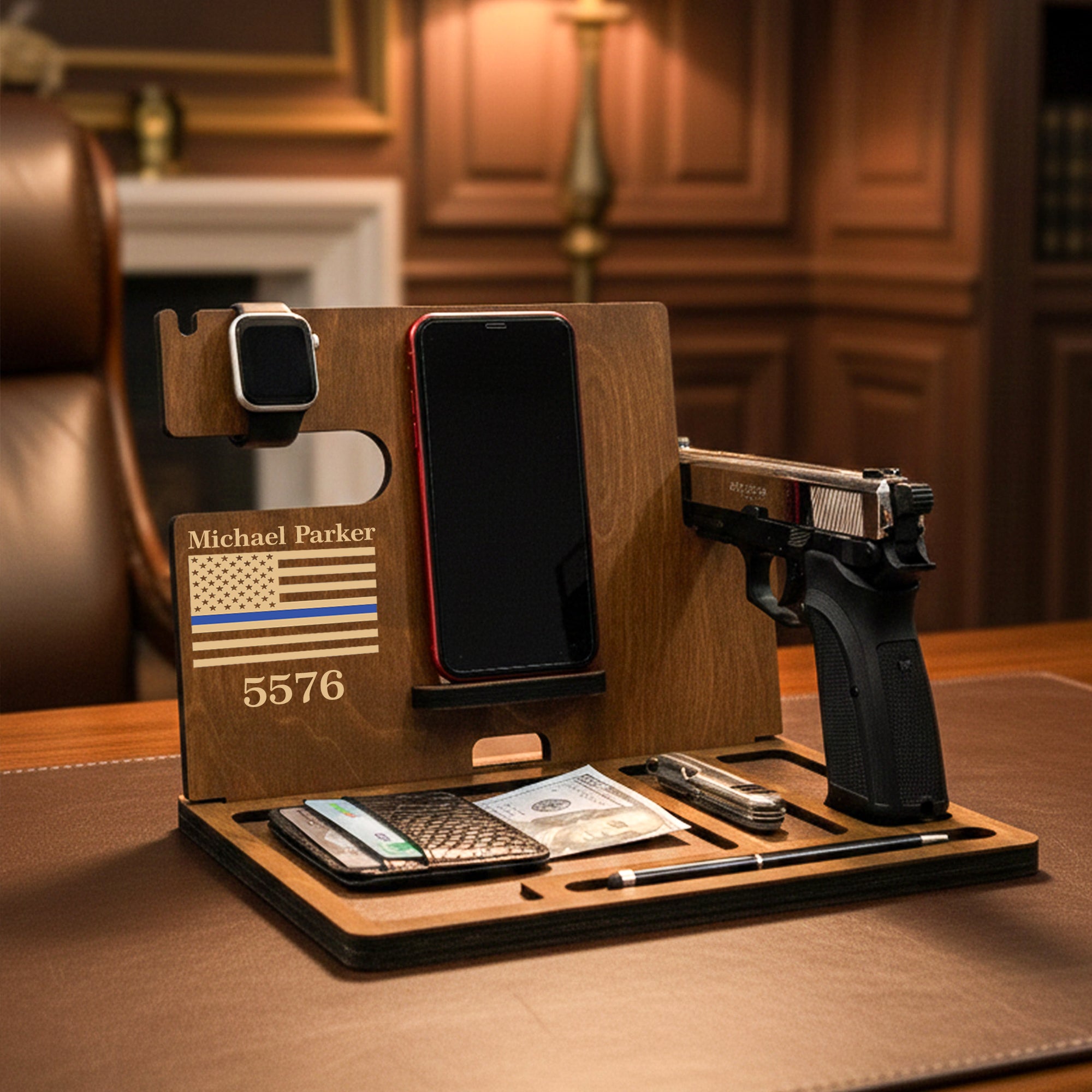 Organisateur de bureau en bois avec porte-pistolet