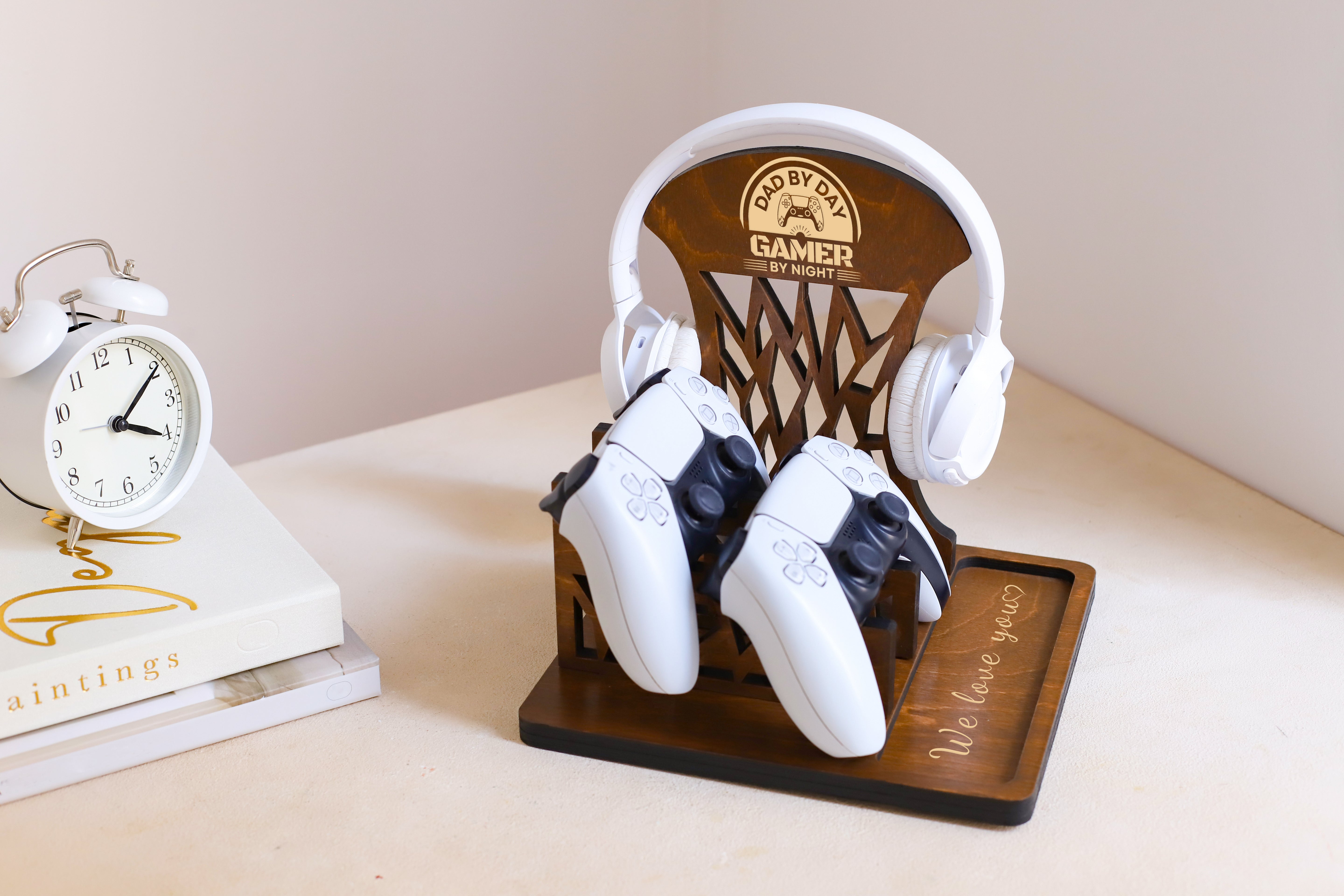 Personalized Wooden Controller Stand and Headset Holder, Christmas Gifts for Gamers, Gifts for Husband, Father's day gift for Gamer Dad, Birthday Gift for Gamer Boyfriend, Graduation Gifts for him