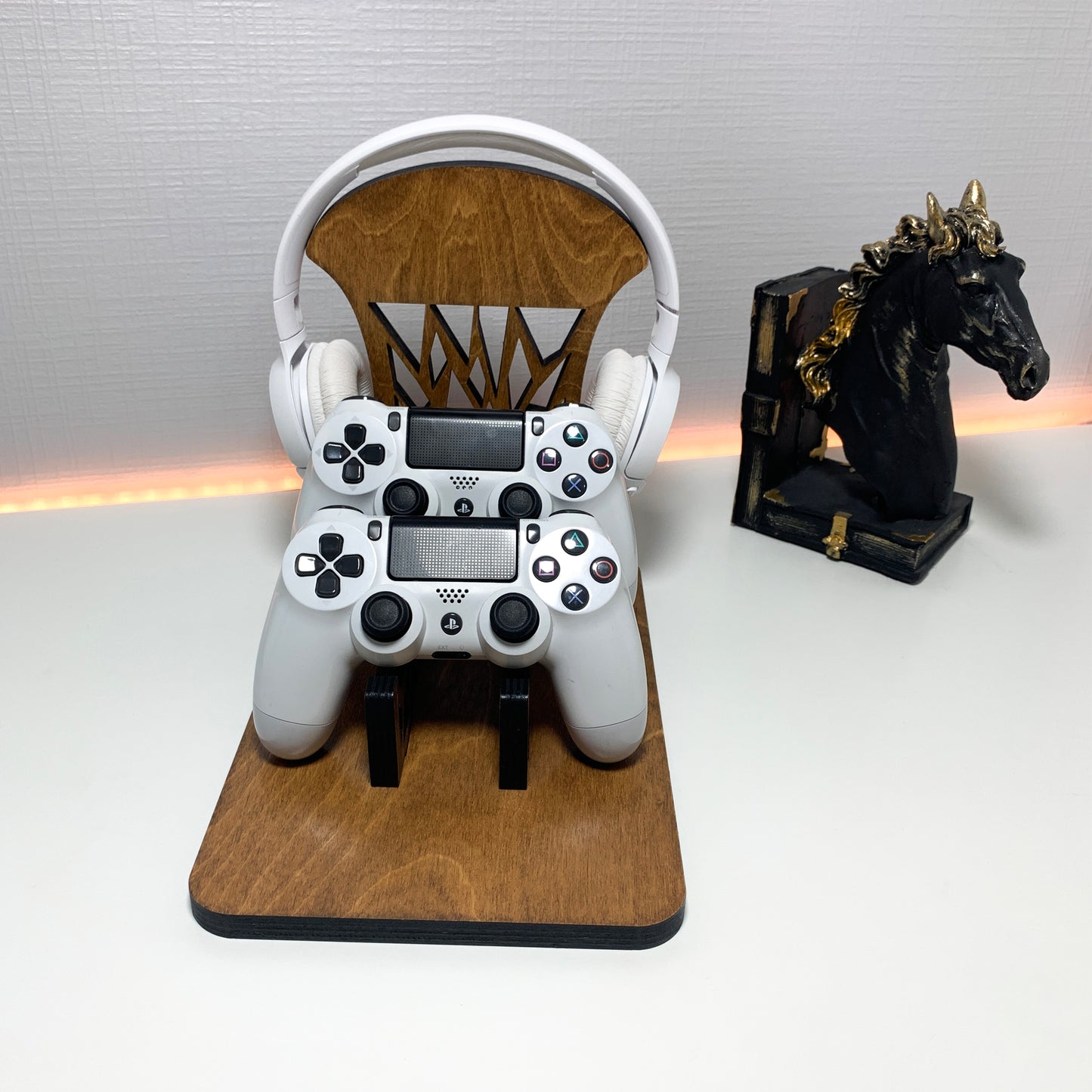 Personalized Wooden Controller Stand and Headset Stand for PS5, Xbox Gamers – Perfect Gift for Gamers