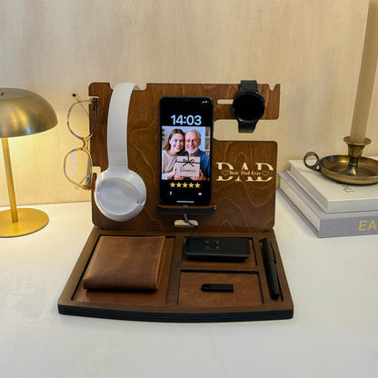 Personalisierte Dockingstation aus Holz