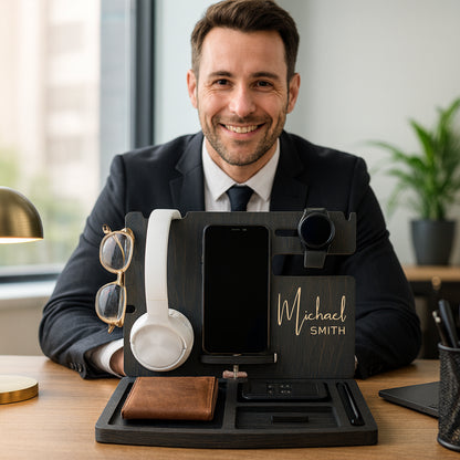 Personalisierte Dockingstation aus Holz