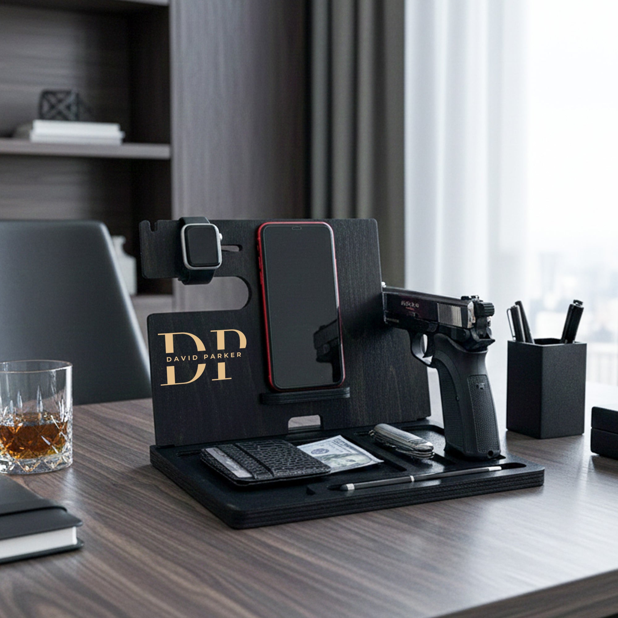 Organisateur de bureau en bois avec porte-pistolet