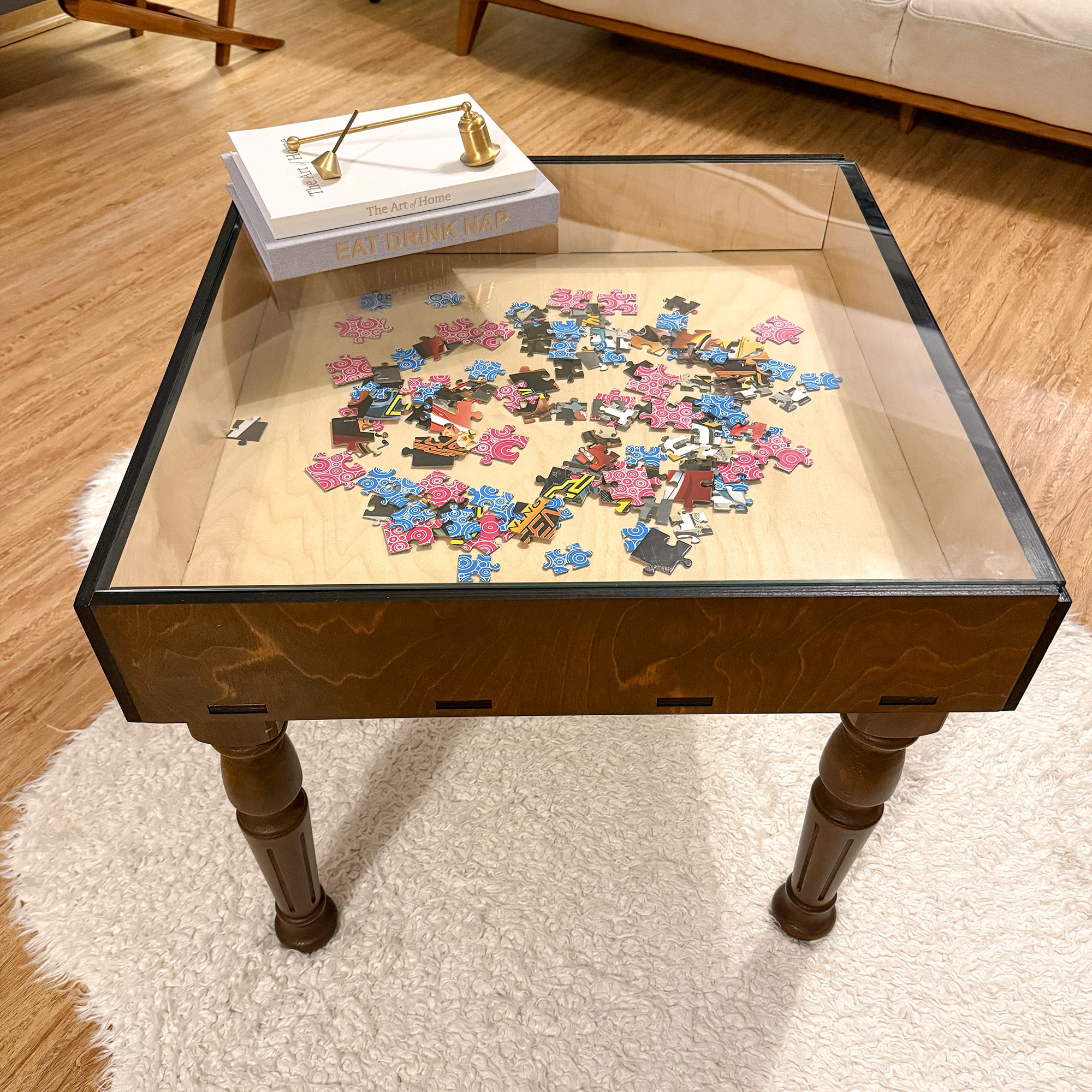 Schachspieltisch mit abnehmbarer Glasplatte