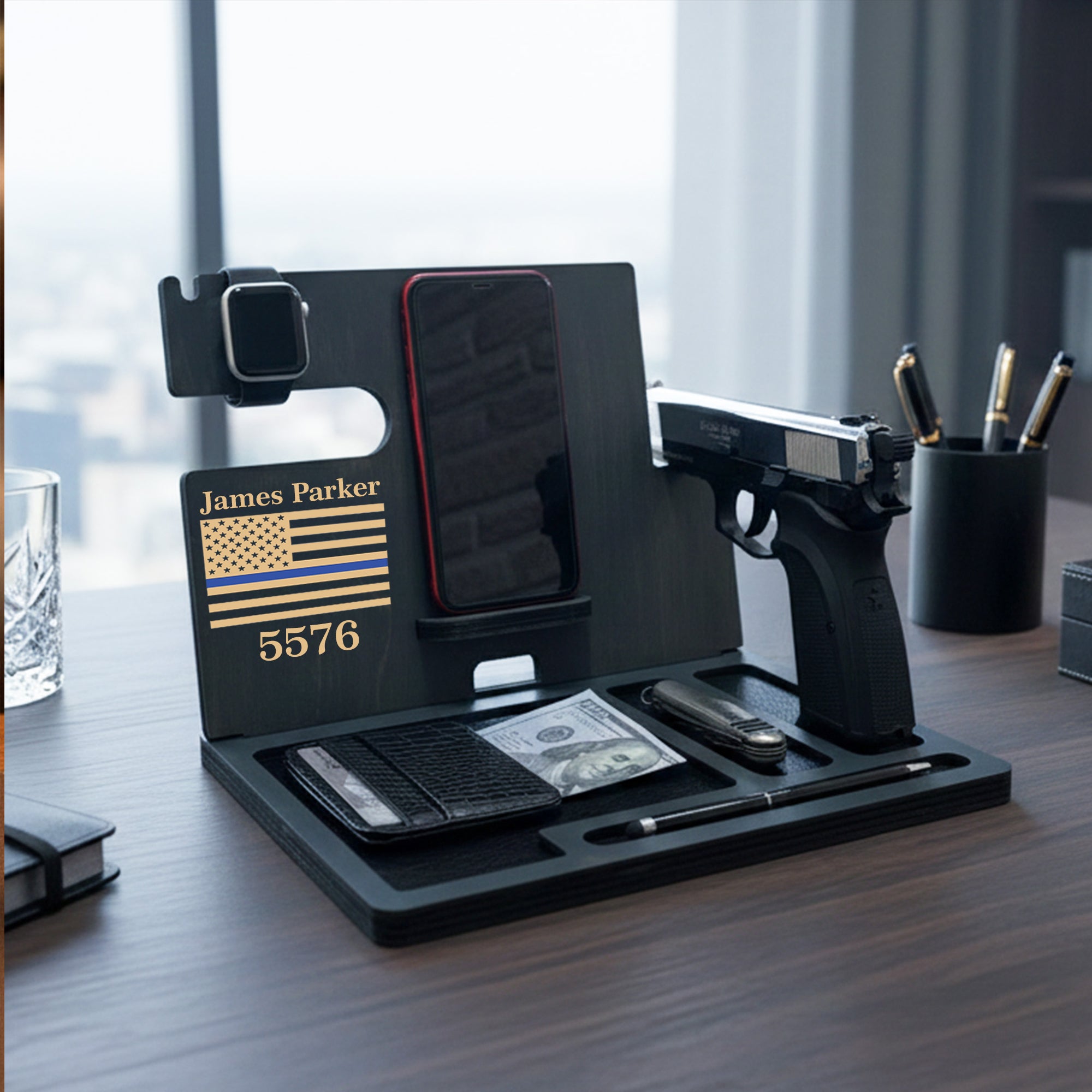 Organisateur de bureau en bois avec porte-pistolet