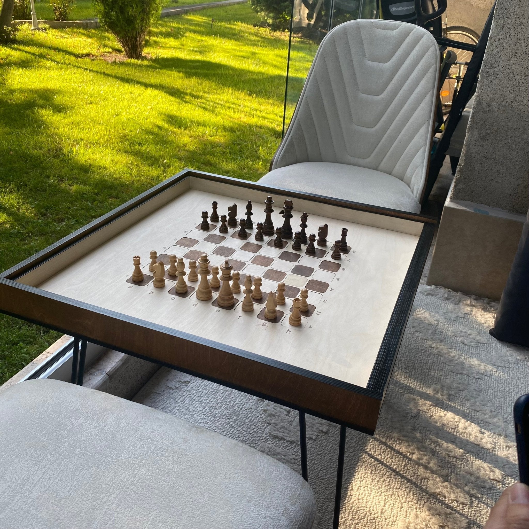 Table de jeu d'échecs avec plateau en verre amovible